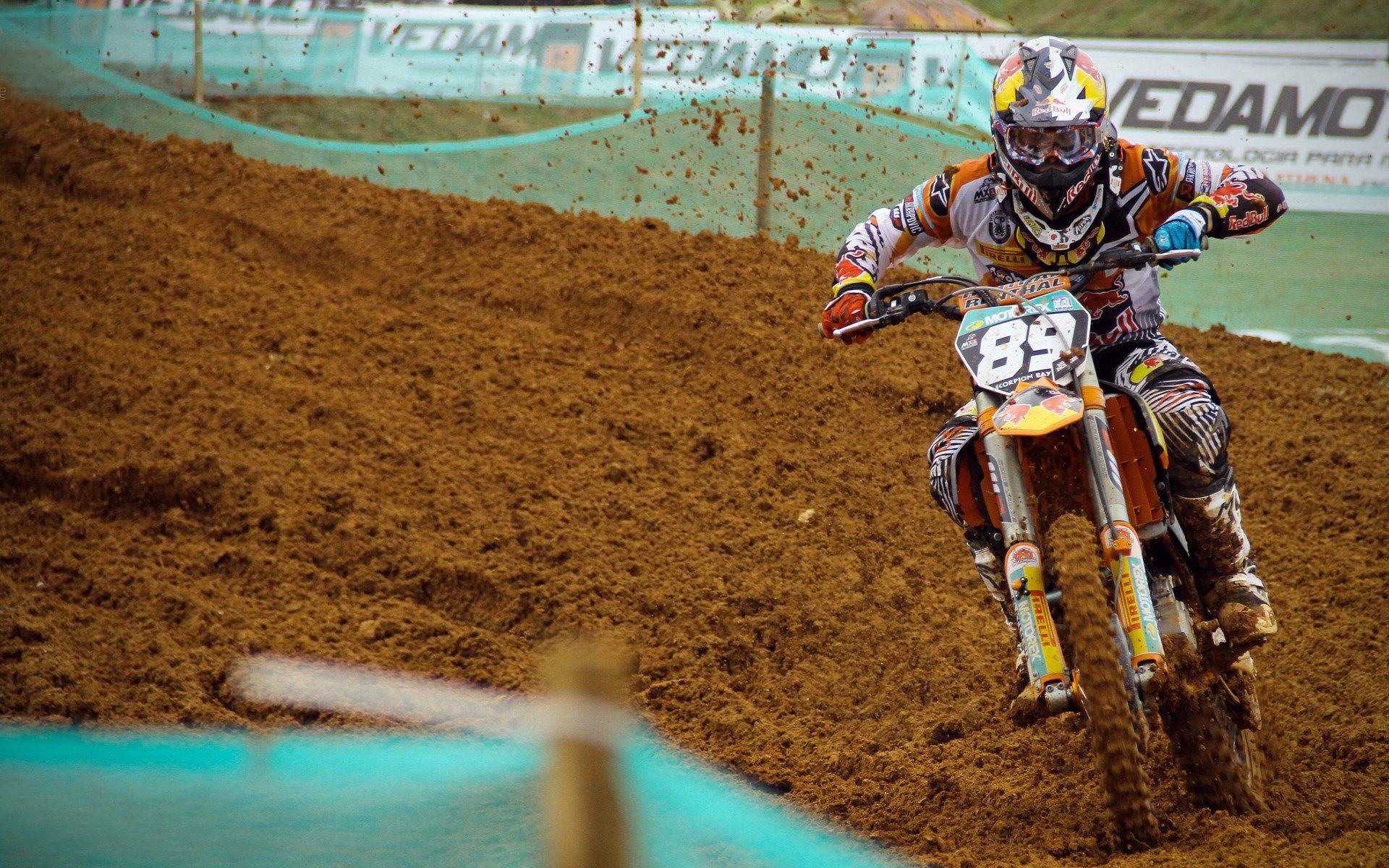 乐鱼棋牌官网-3-1，巴萨升至第2 落后榜首5分，亚马尔、费兰、拉什福德各入一球，巴萨二队